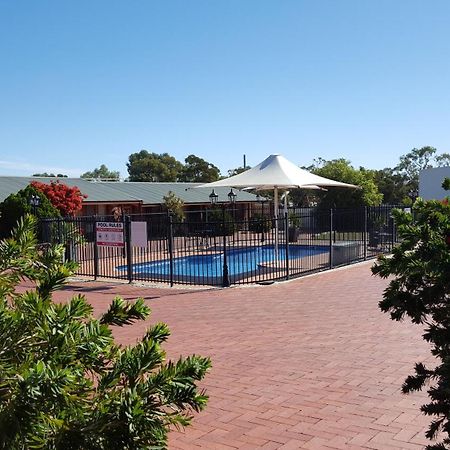 Gateway Motor Inn - Self Check-In Broken Hill Exterior foto