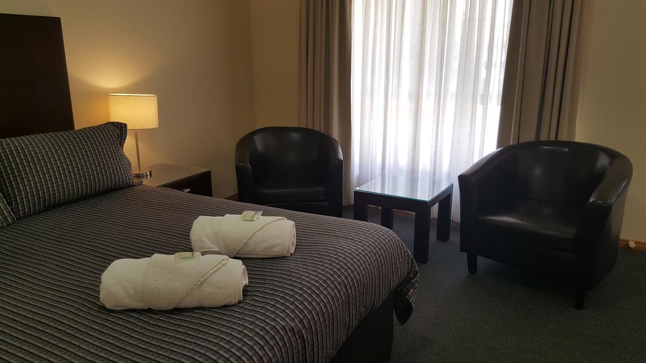 Gateway Motor Inn - Self Check-In Broken Hill Exterior foto